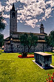 Lago di Garda, Costa degli Ulivi - La Chiesa di San Severo a Bardolino. 